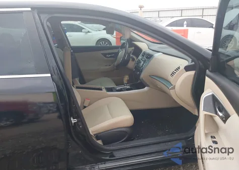 2015 Nissan Altima 2.5 Sv z USA, uszkodzony, nr VIN 1N4AL3AP3FC209593